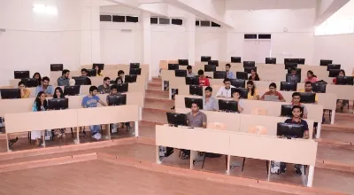 SCMS Hyderabad Computer Lab